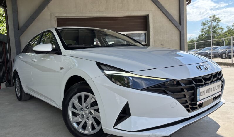 
								Hyundai Elantra 1.6 l 123 CP CVT Highway full									