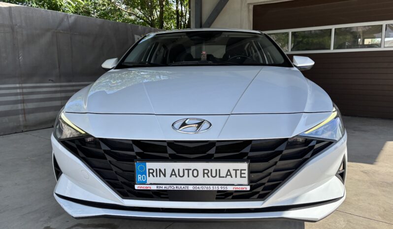 
								Hyundai Elantra 1.6 l 123 CP CVT Highway full									