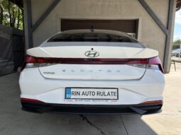 
										Hyundai Elantra 1.6 l 123 CP CVT Highway full									