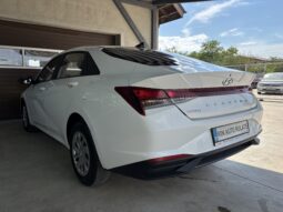 
										Hyundai Elantra 1.6 l 123 CP CVT Highway full									
