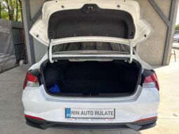 
										Hyundai Elantra 1.6 l 123 CP CVT Highway full									