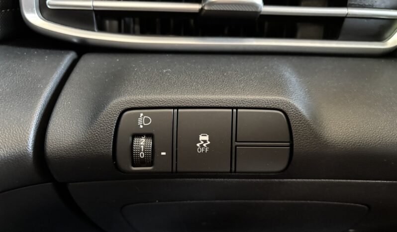 
								Hyundai Elantra 1.6 l 123 CP CVT Highway full									