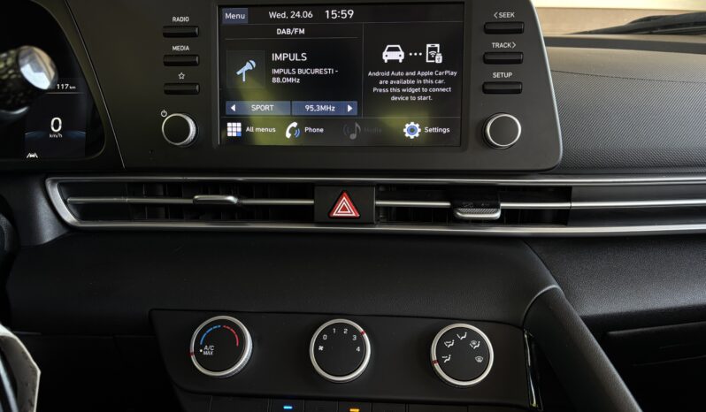 
								Hyundai Elantra 1.6 l 123 CP CVT Highway full									