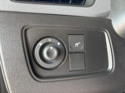 
										Renault Express full									