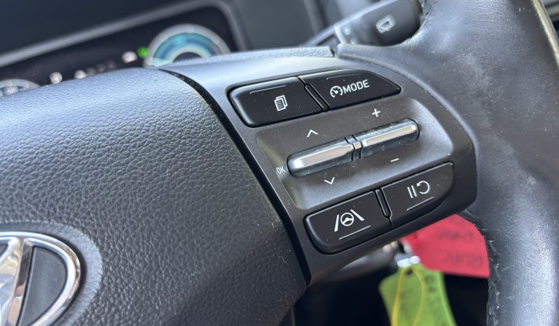 
								Hyundai KONA full									