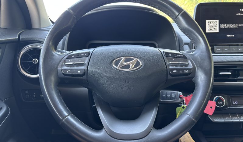 
								Hyundai KONA full									