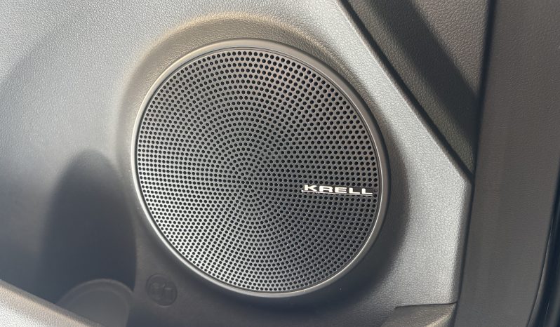 
								Hyundai KONA full									