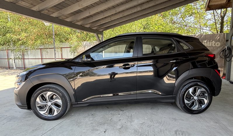 
								Hyundai KONA full									