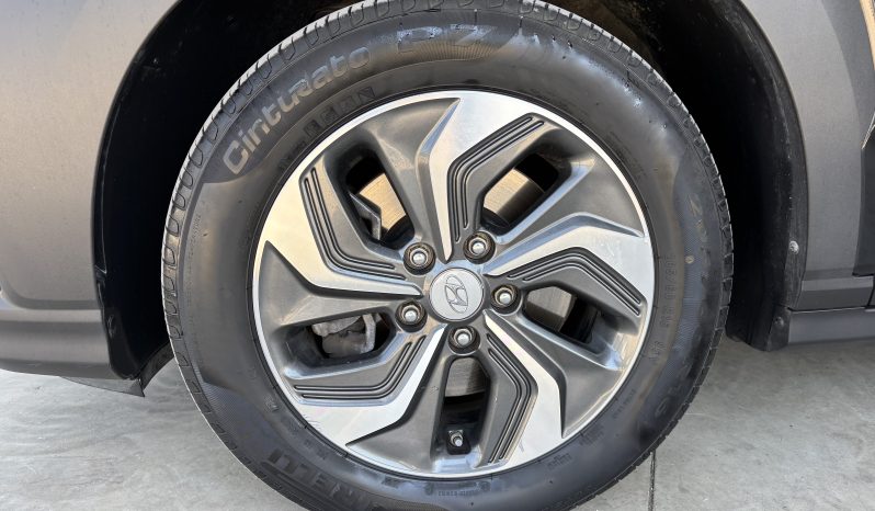 
								Hyundai KONA full									
