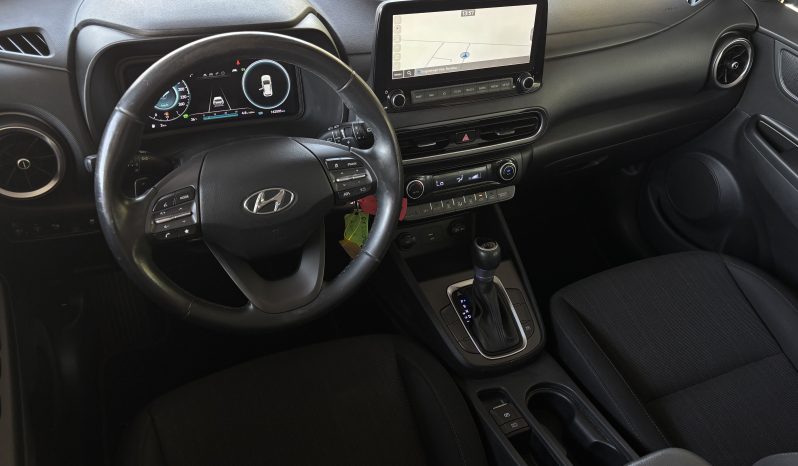 
								Hyundai KONA full									