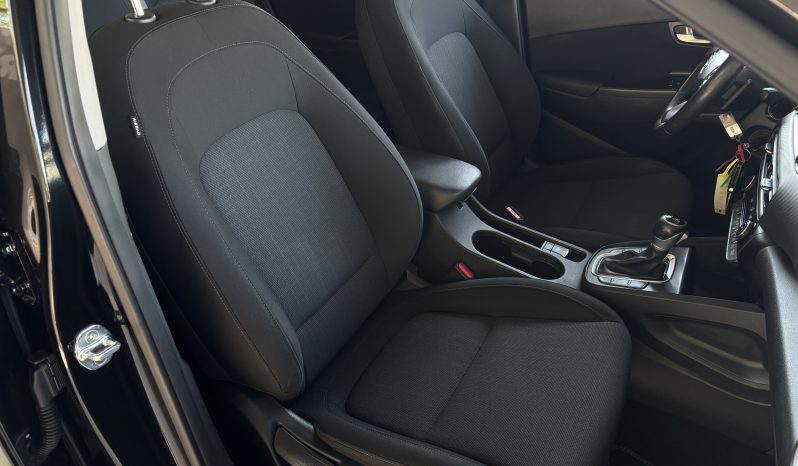
								Hyundai KONA full									