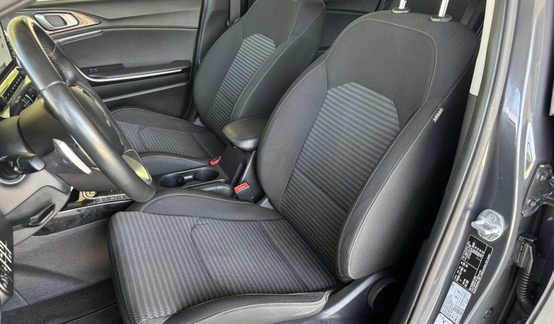 
								Kia Ceed full									