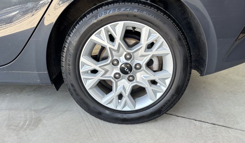 
								Kia Ceed full									