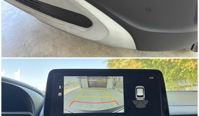 
								Hyundai KONA full									