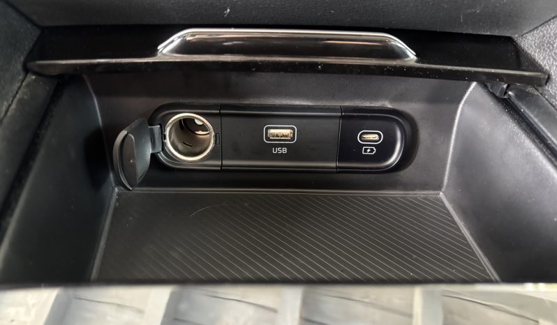
								Kia Sportage 1.6 T-GDI HEV 6AT 4×2 Style full									